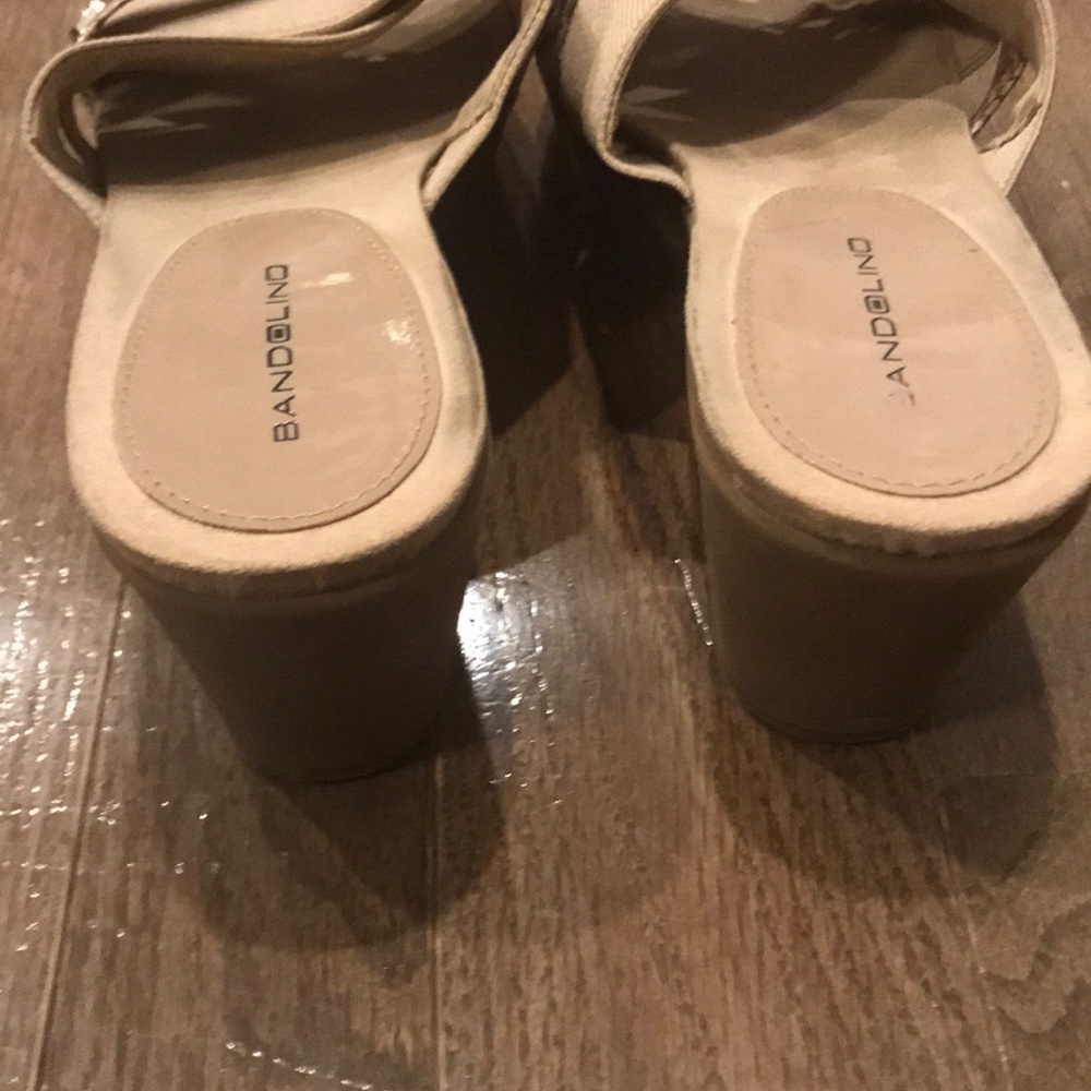 Tan Bandolino wedges with snakeskin detail - Picture 4 of 5